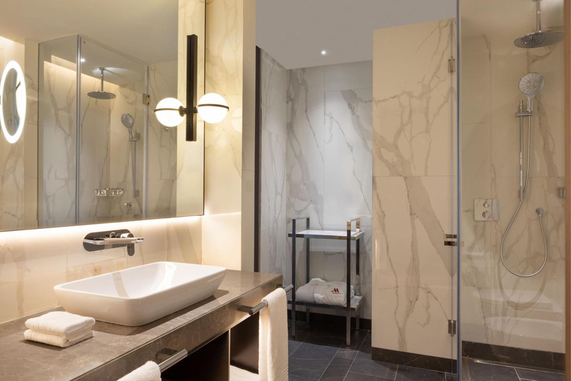 Tirana Marriott Hotel מראה חיצוני תמונה