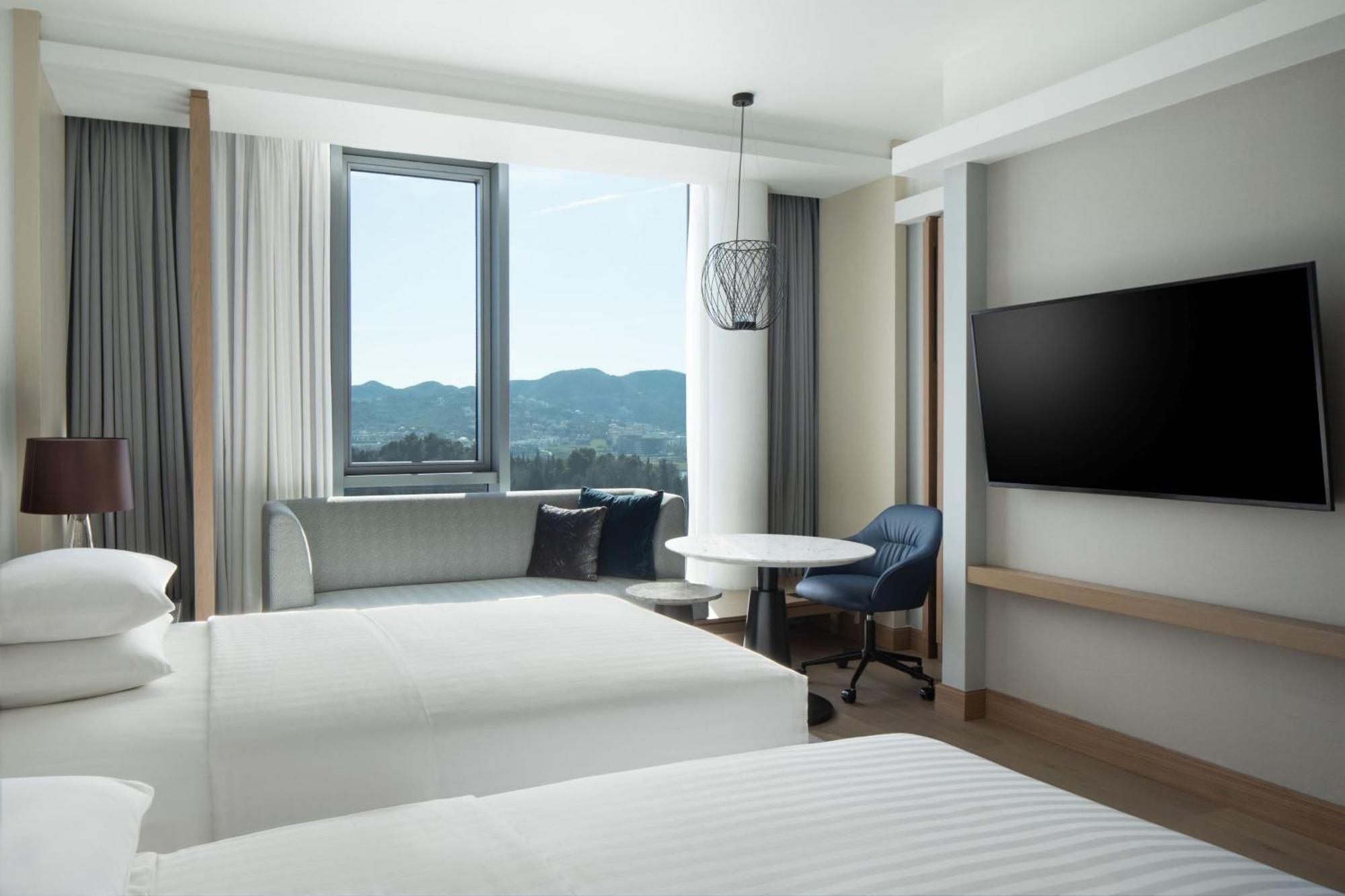 Tirana Marriott Hotel מראה חיצוני תמונה